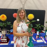 Canadian Chrysanthemum and Dahlia Society, Best B, Ryecroft Zoe, Lori Peplinski