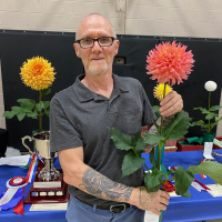 Canadian Chrysanthemum and Dahlia Society, Best BB, Hilltop Lost Treasure, Michael BurnsBest-BB-Hilltop-Lost-Treasure-Michael-Burns