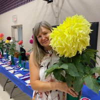 Canadian Chrysanthemum and Dahlia Society, Largest Bloom in show, Louis White, Lori Peplinski