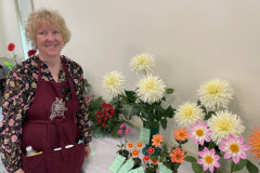 Gettysburg Dahlia Society, Valerie Wampler reviewing 3 blooms GB